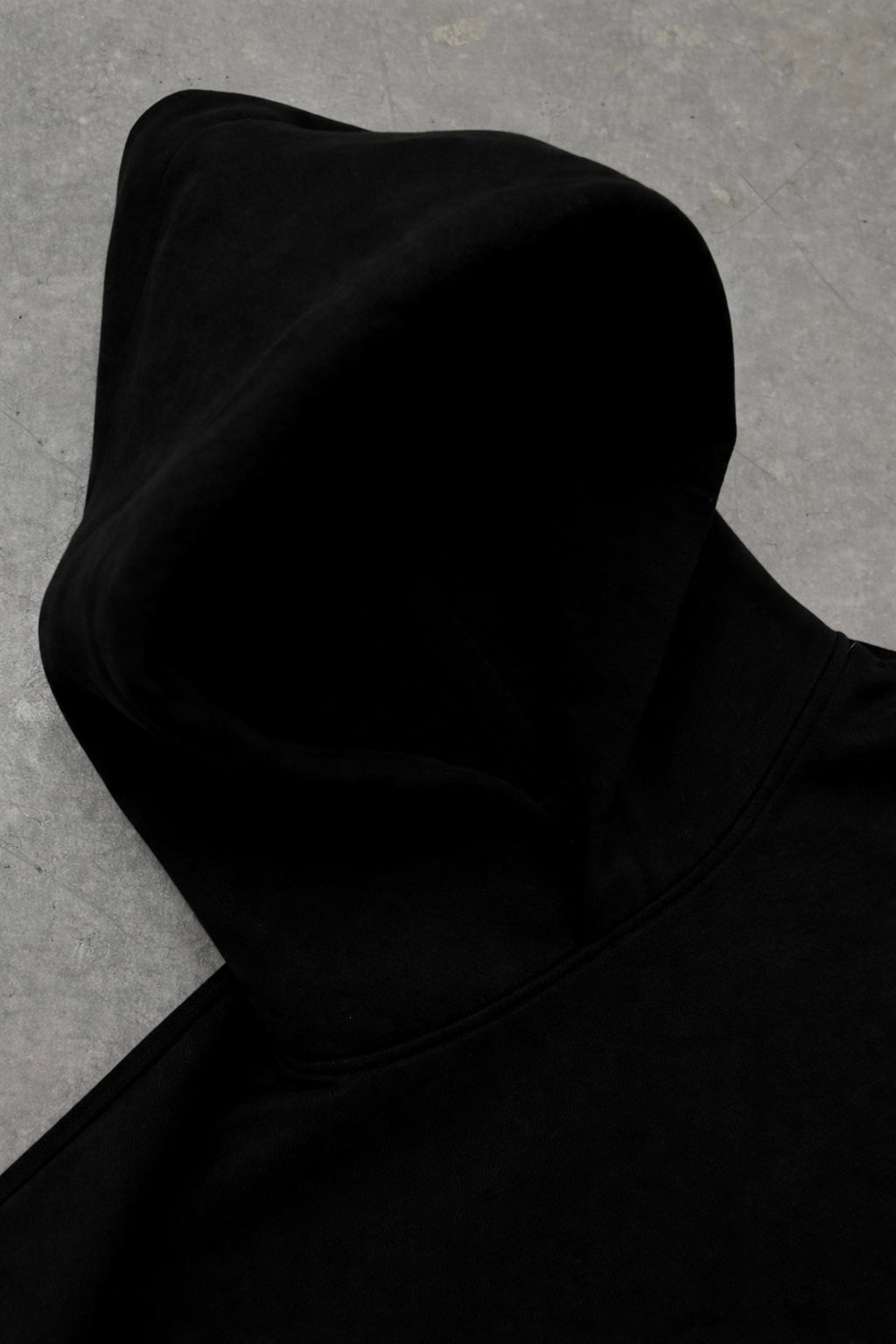 BASE BLACK HOODIE