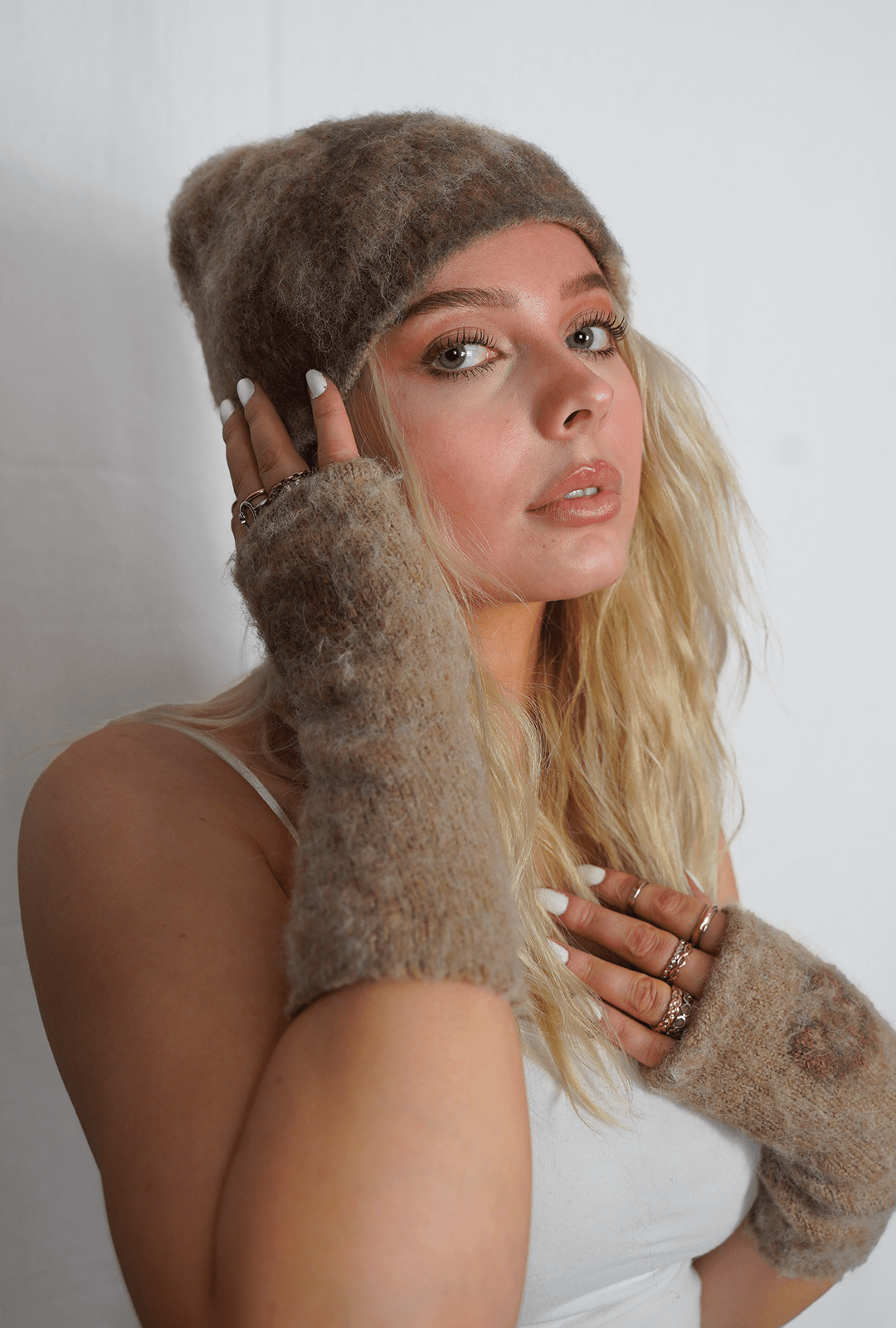 MIND FINGERLESS GLOVES